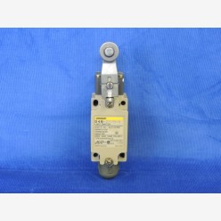 Omron D4B-2115N-R limit switch